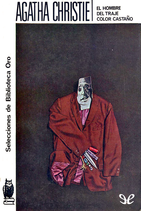 El hombre del traje color castaño